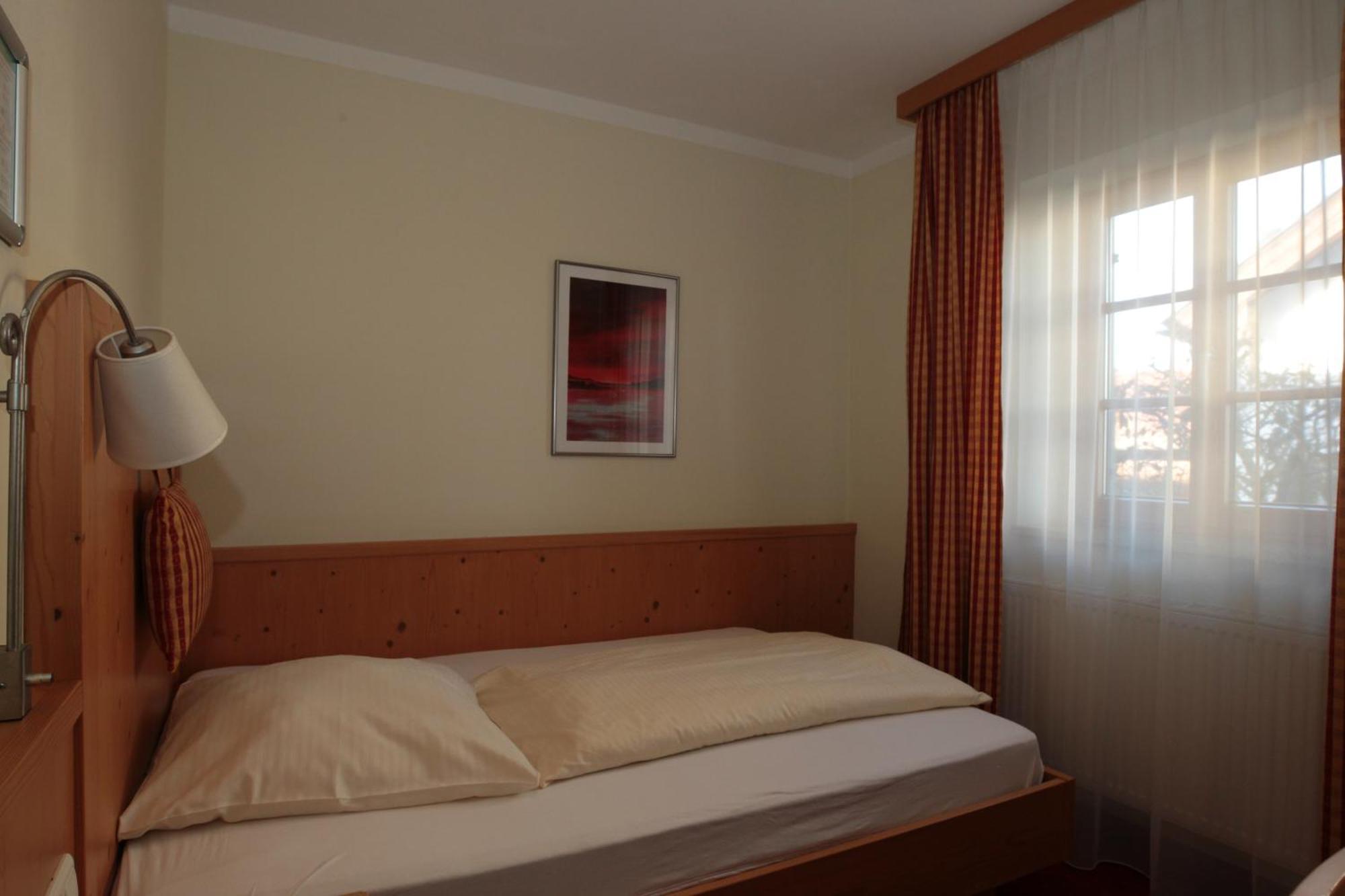 Bernried am Starnberger See Landgasthof Drei Rosen מראה חיצוני תמונה